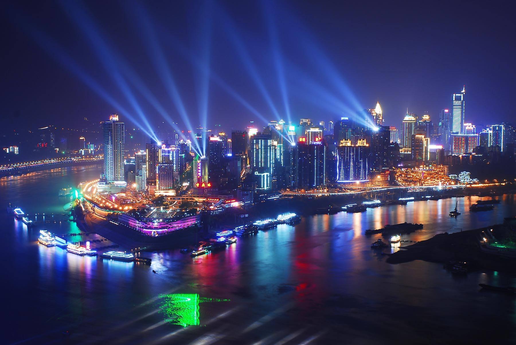 山城之光，探寻重庆的独特韵味